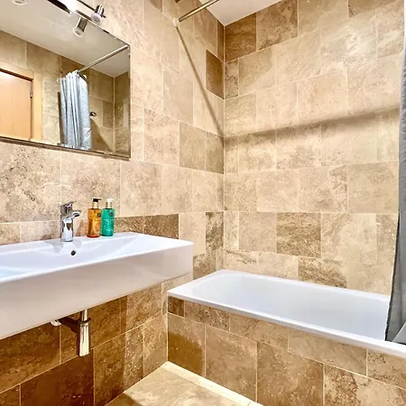 Lujosa Casa Con Piscina Privada *
