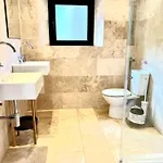 Lujosa Casa Con Piscina Privada