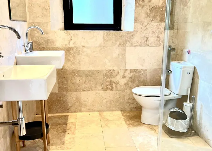 Lujosa Casa Con Piscina Privada